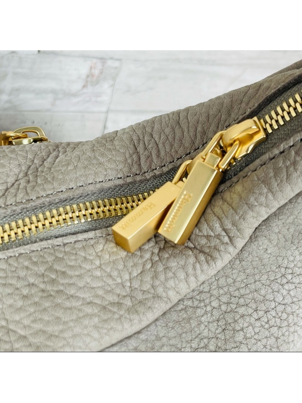 Hammett medium Becker handbag Pebbled Leather Hobo Bag with brushed gold - Picture 6 of 9